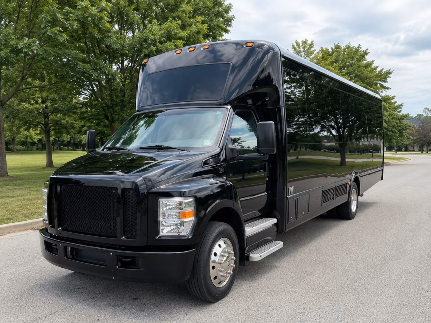 midwest city corporate party bus rental